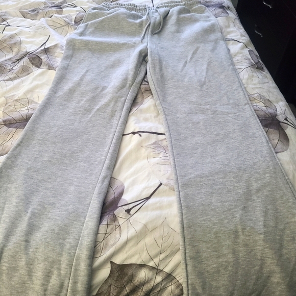 NWOT. Sweat pants - Picture 1 of 4
